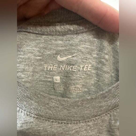Nike Men's Gray Just Do It Box 
T-Shirt 100% Cotton Size Large Center Swoosh - Picture 4 of 5